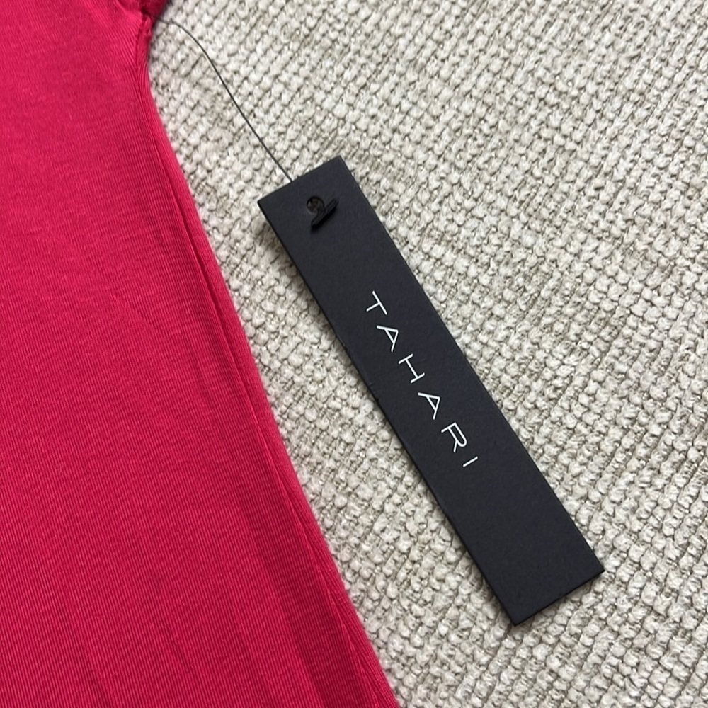 ⭐️ NWT- Tahari pink t-shirt- size small - Picture 2 of 7